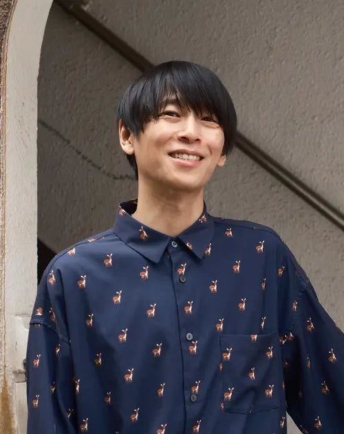 著者・尾崎昂哉の近影